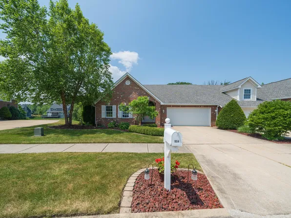 954 Ryan Ct, Crown Point, IN 46307