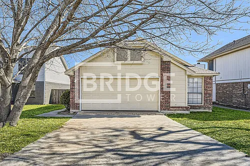905 Boxwood Dr Photo 1