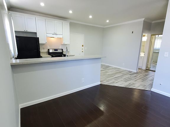 3rd image of 449 S Alexandria Ave APT 102