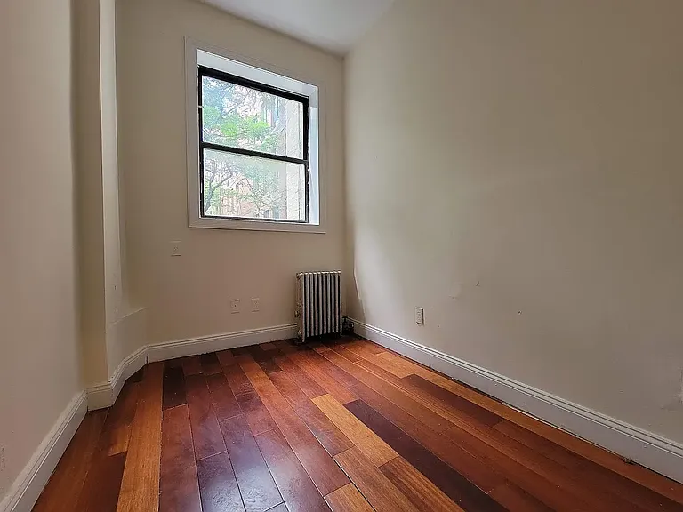 789 9th Ave #3Z — Photo 5