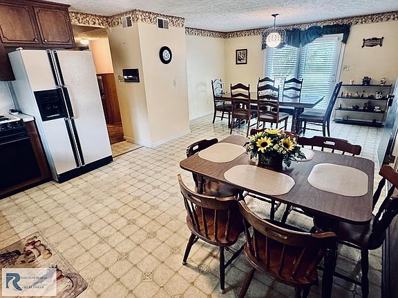 3rd image of 1535 Kemper Road Ext