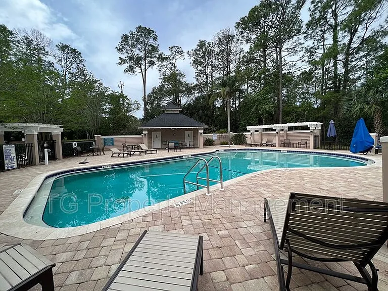 1449 Blue Heron Ln E — Photo 5