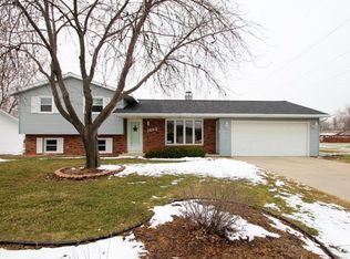 1882 Mac Ln, Green Bay, WI 54311