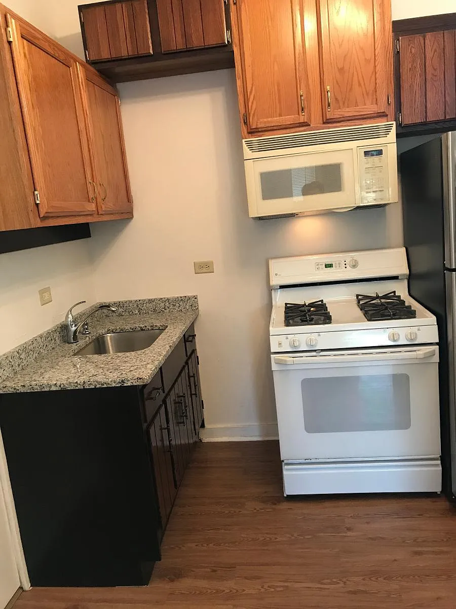 Building Photo - 3215 W Beach Ave #1