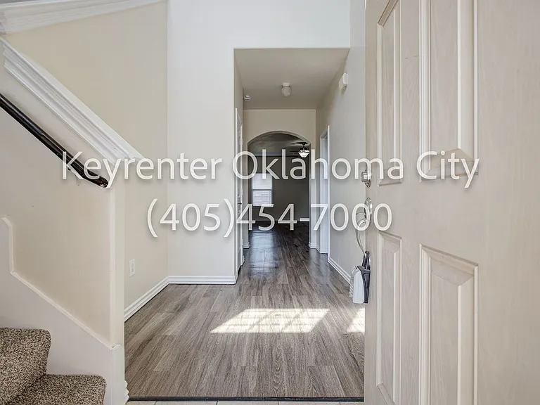 2409 Rosa Cir — Photo 4