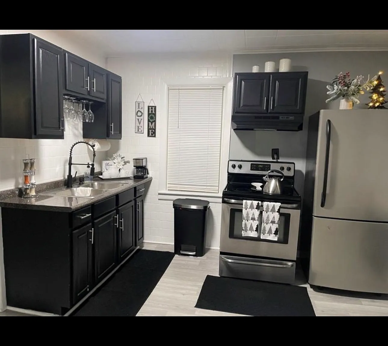 2 bed, 900 sqft, $1,900 — Photo 2