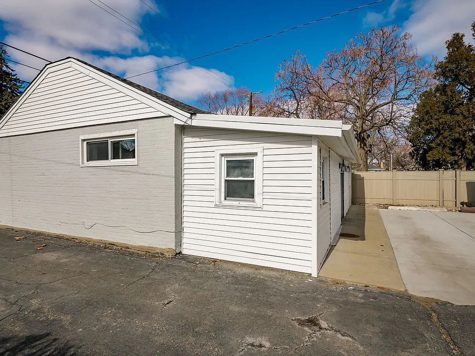931 Dunlop Ave #COACH