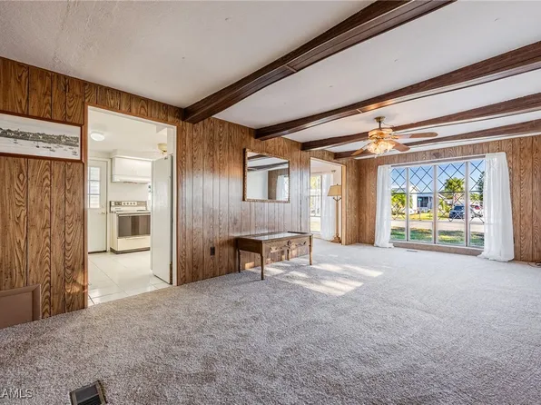 5460 Forest Park Dr, North Fort Myers, FL 33917