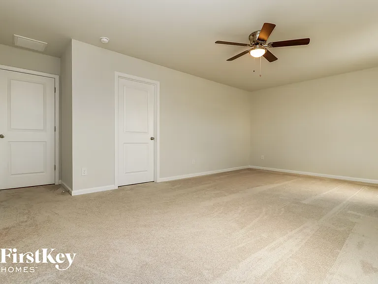 409 Zenith Blvd — Photo 12