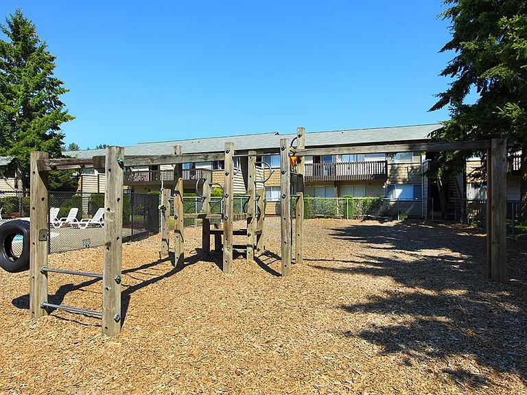 Shannon South Apartments — Photo 11