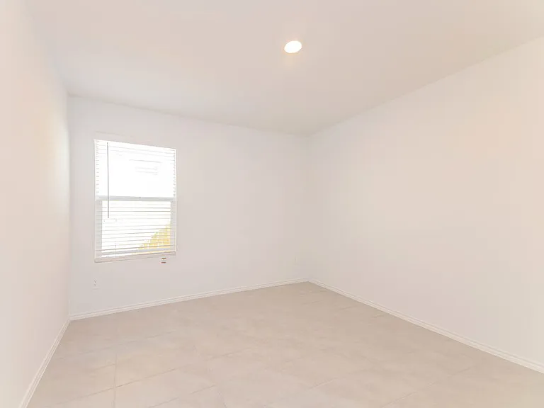 1536 Highbridge Blvd — Photo 14