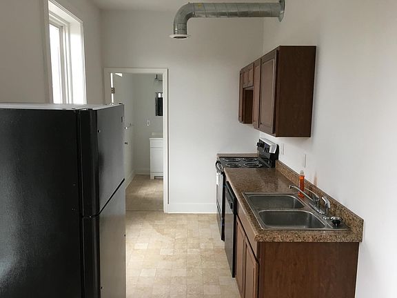 4th image of 4 Willow St #3
