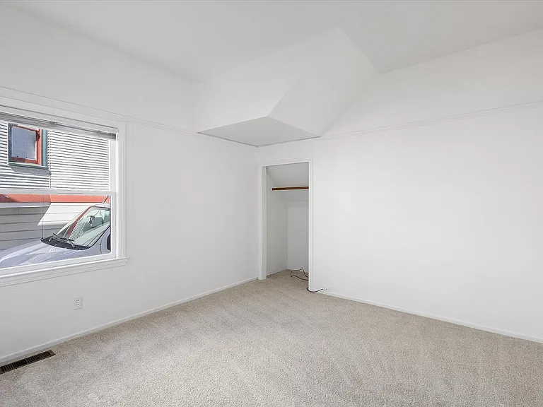 1087 Park Ave — Photo 16