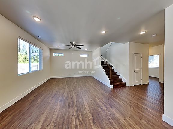 3rd image of 17616 26th Ave E
