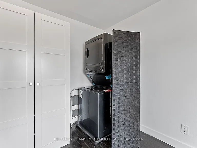 2118A Danforth Ave — Photo 30