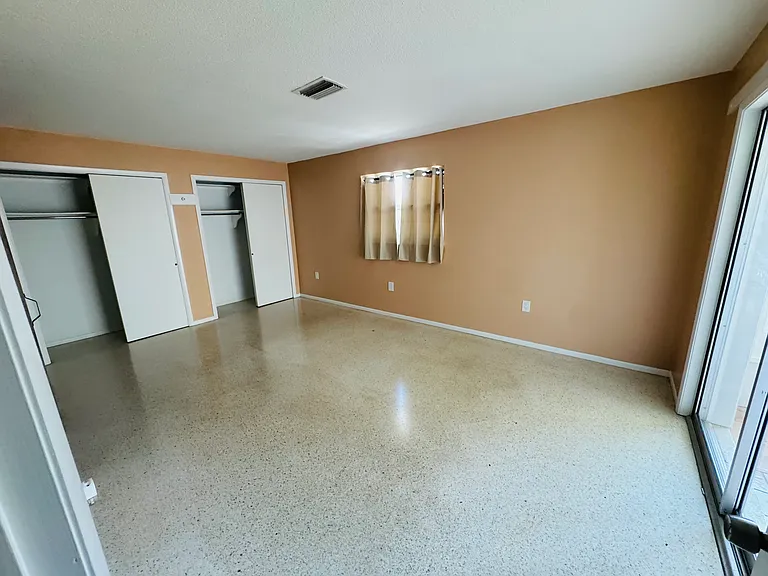 Gladesview Dr — Photo 14