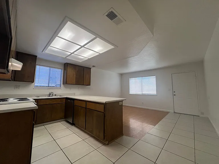 144 Duranta St #B — Photo 5
