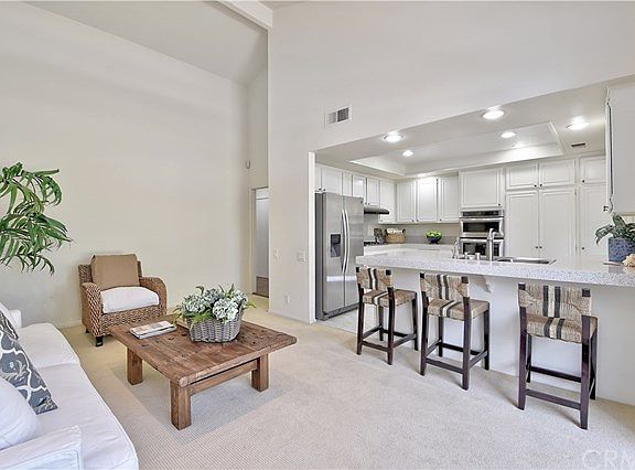 4th image of 25 Beachcomber Dr