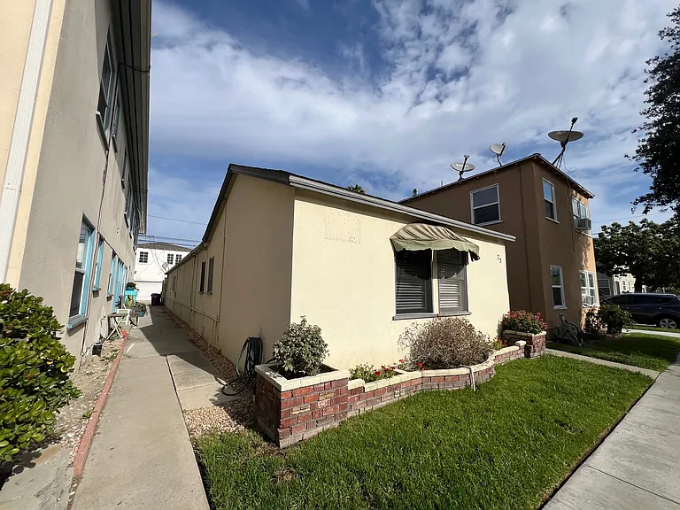 75 Granada Ave #A — Photo 2