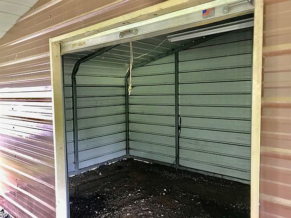 5th image of 130 Berry Ln