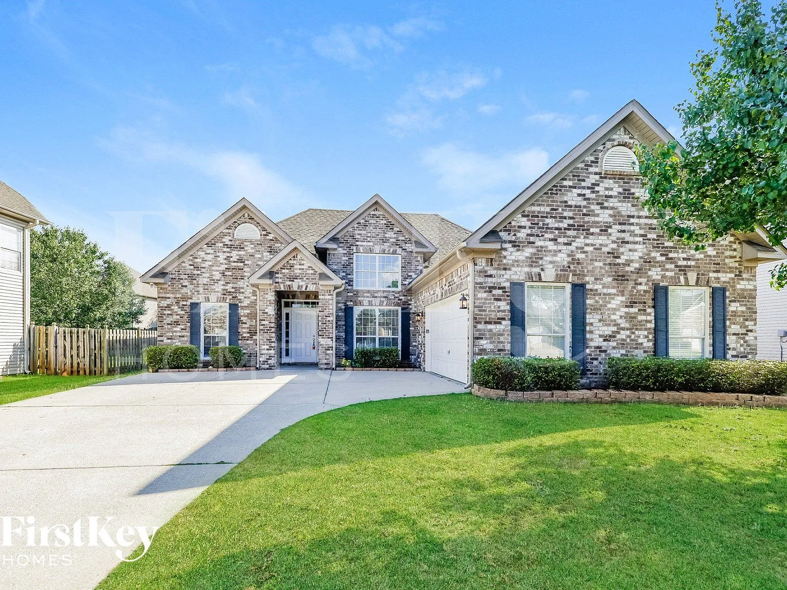3 bed, 2.0 bath, 1495 sqft, $2,300 — Photo 1