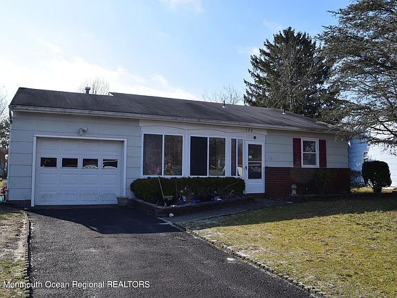 2nd image of 122 Hatfield Court