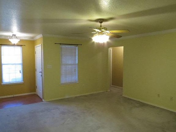 5th image of 3808 Split Oak Dr