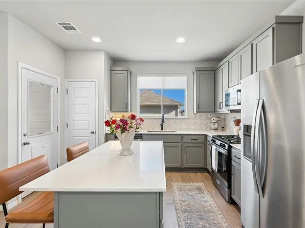 212 Catalina Dr, Kyle, TX 78640