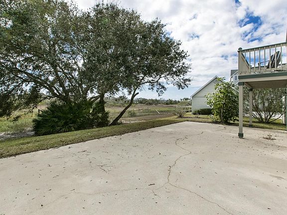 4th image of 336 Village Dr