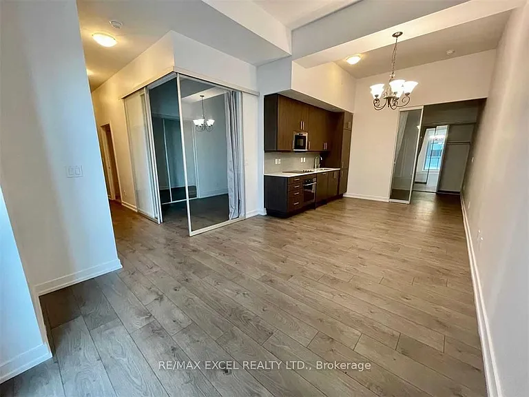 297 College St #1001 — Photo 2