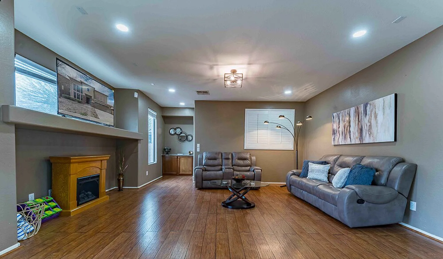 4 bed, 3.0 bath, $5,381 — Photo 2