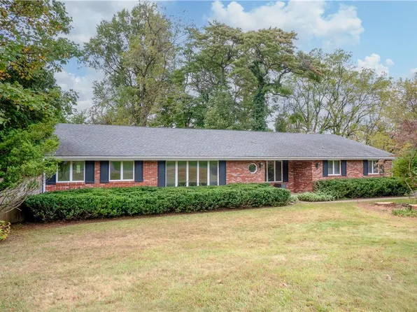 5112 Laurie Dr, Emmaus, PA 18049