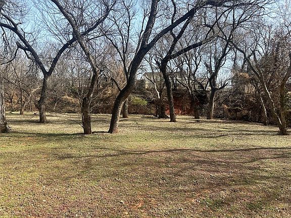 4th image of 3400 Twelve Oaks Rd
