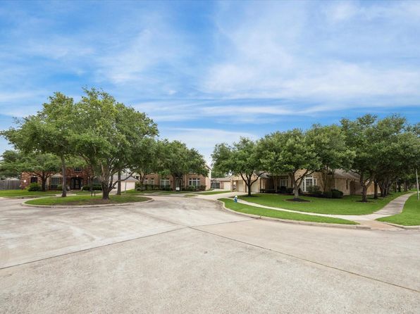 26311 Shady Walk Ln, Katy, TX 77494
