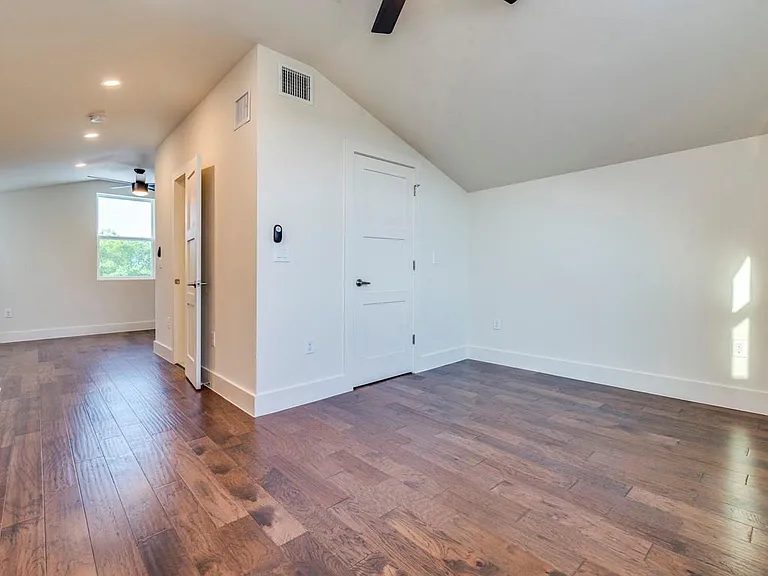 6412 Carson Rdg #B — Photo 17