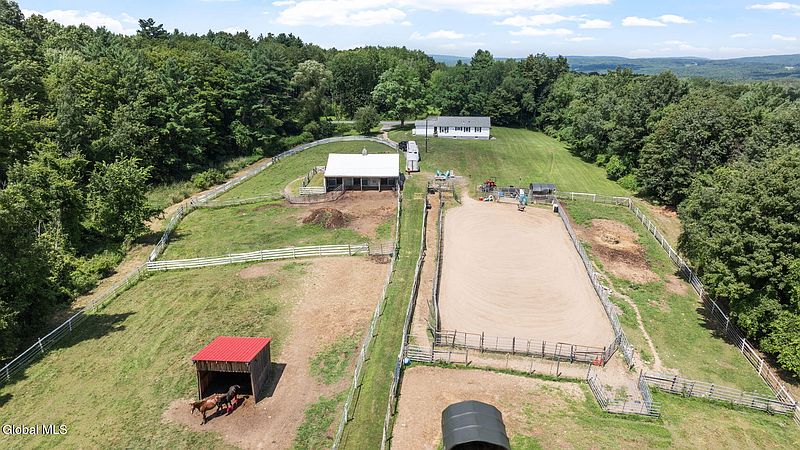 5th image of 324 Rolling Hill Road