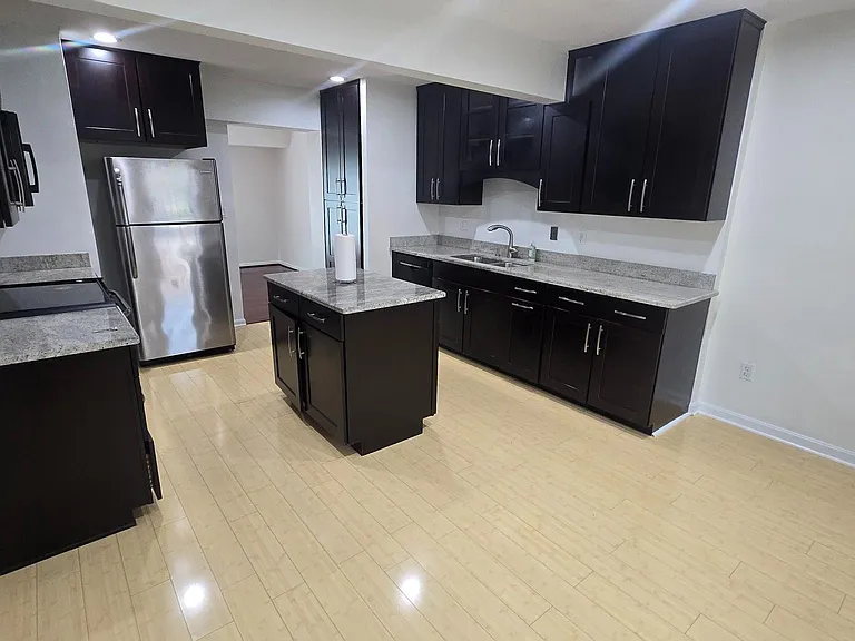 6152 Strasburg Dr — Photo 30