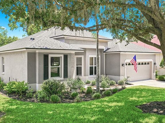 4th image of 678 Lakeworth Cir