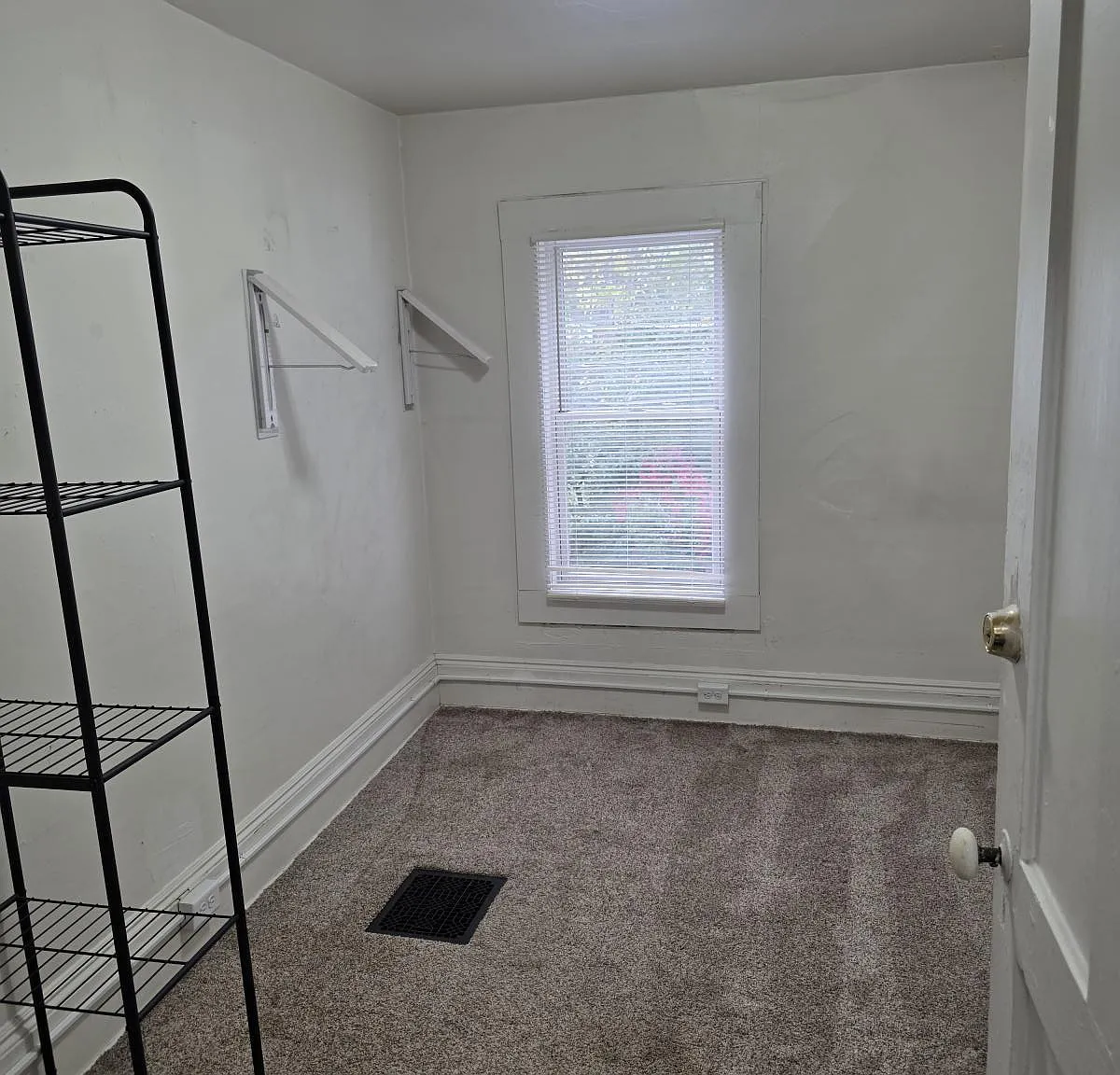 4 bed, $1,550 — Photo 4
