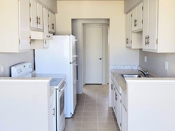 3rd image of 3148 Desert View Ct Unit B