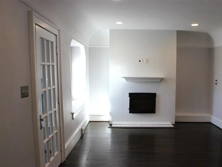 115 E Lincoln St — Photo 11