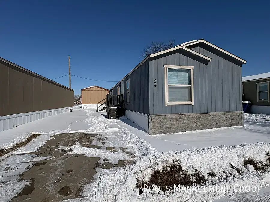 1st image of 1909 S Anna St Lot 24