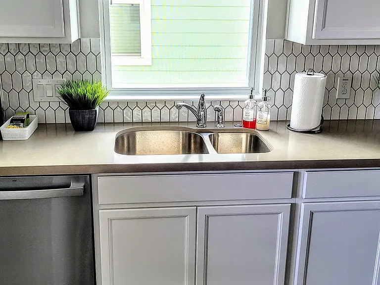 710 Lee Ave — Photo 9