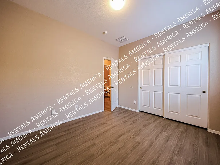 876 E Riviera Pl — Photo 20