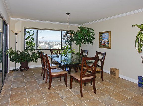4th image of 401 Dianne Ct