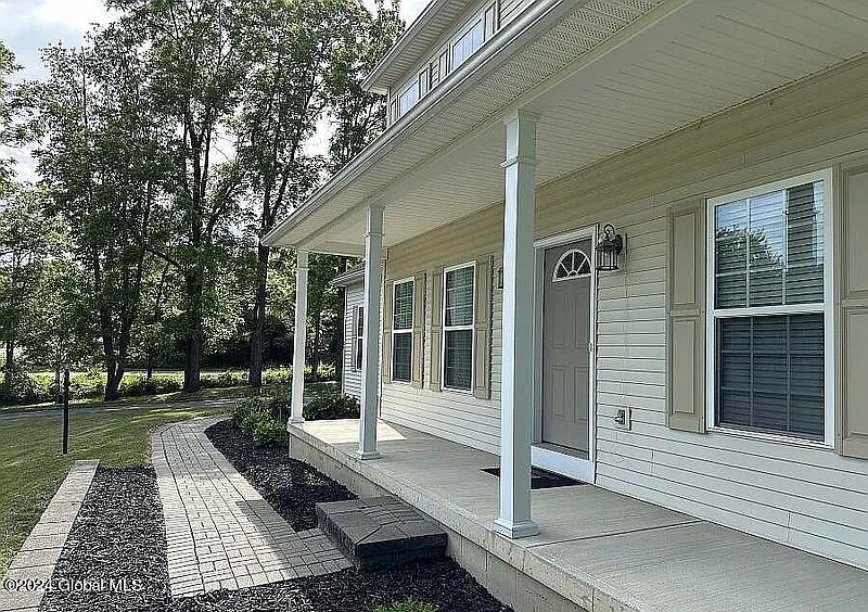 4th image of 27 Vosburgh Road