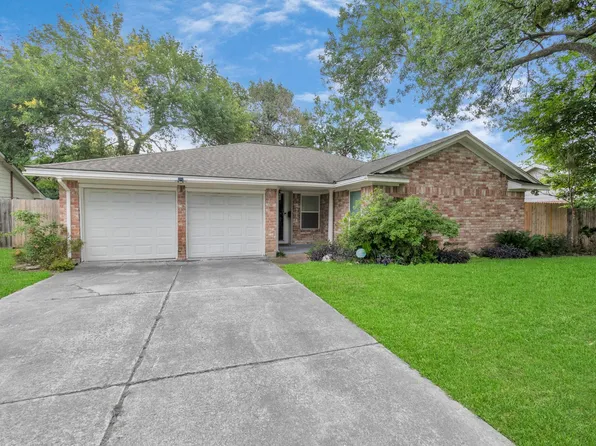 2718 Lazy Spring Dr, Houston, TX 77080