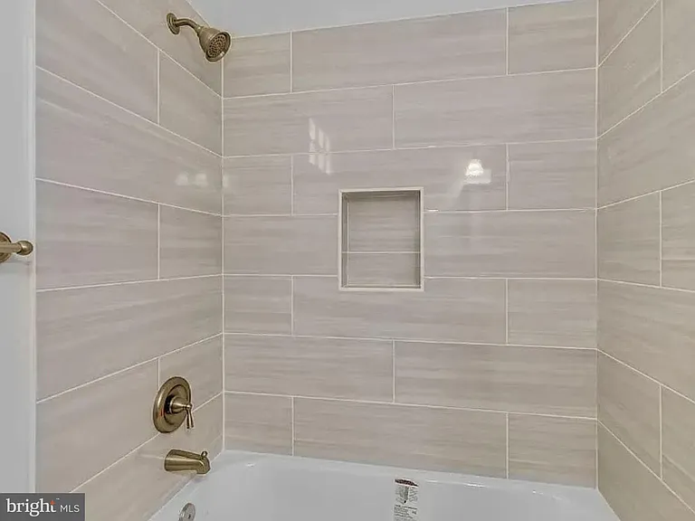 4921 1st St NW #3 — Photo 6