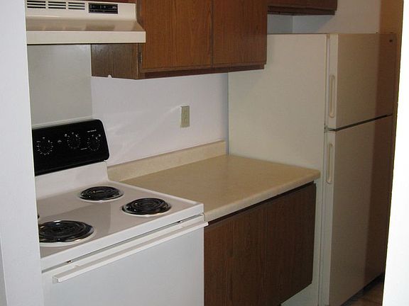 3rd image of 2479 Woodcrest Dr #2492