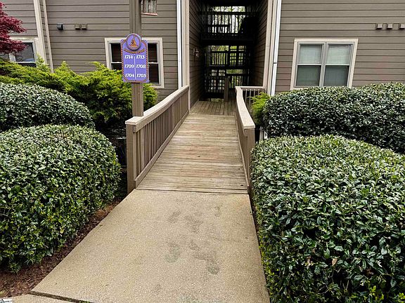 2nd image of 1709 Leeward Rd